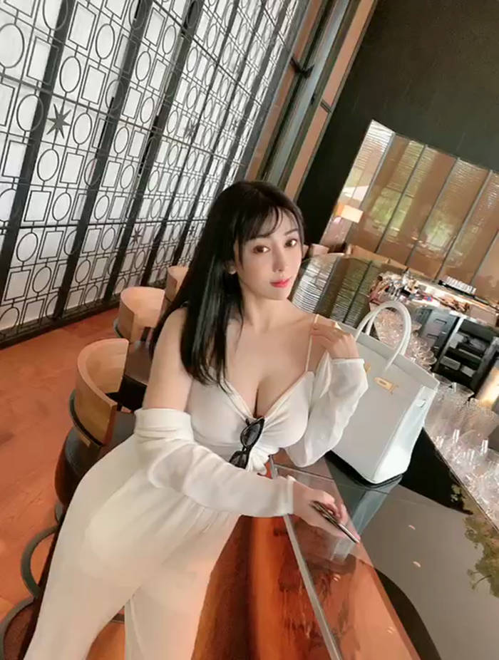 迪拜留学生上门